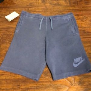 Nike men’s shorts size medium